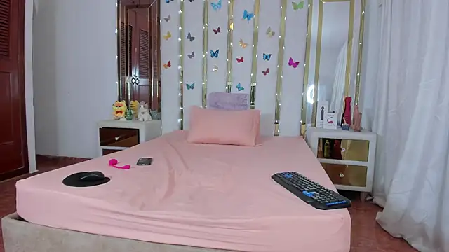 AnyelaGitanaMature online show from November 29, 2025, 3:42 am