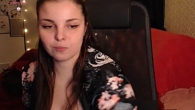 Saya sweet online show from March 21, 2025, 8:50 pm