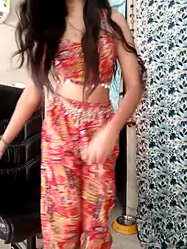 Snapshot of Parinaaz18 chatting on September 30, 2025, 2:27 am Parinaaz18 online show from September 30, 2025, 2:27 am