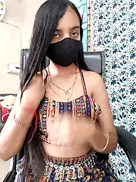 Snapshot of Parinaaz18 chatting on October 1, 2025, 5:57 am Parinaaz18 online show from October 1, 2025, 5:57 am