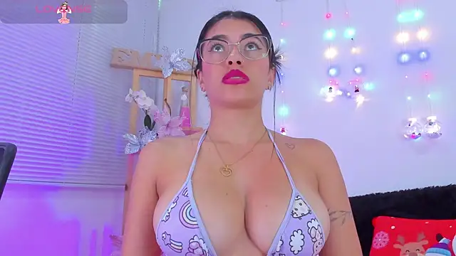 EmillySanders online show from December 10, 2024, 3:01 pm