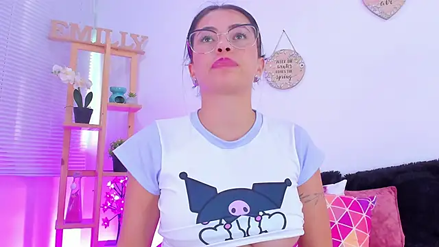 EmillySanders online show from February 9, 2025, 5:11 pm