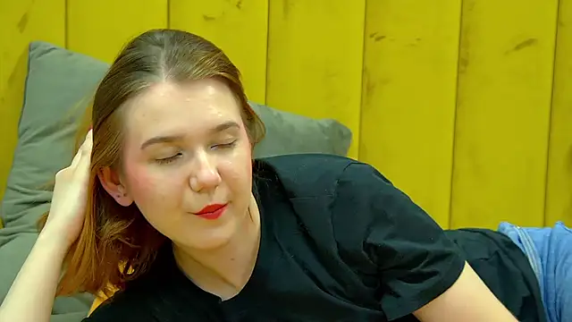 LessySmith online show from October 18, 2025, 4:19 pm