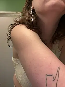 Snapshot of pennybaby133 chatting on February 4, 2025, 8:28 pm pennybaby133 online show from February 4, 2025, 8:28 pm