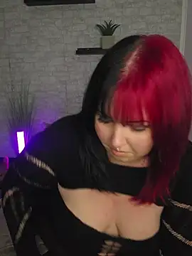 -BonnieBlack- online show from June 19, 2026, 9:18 pm