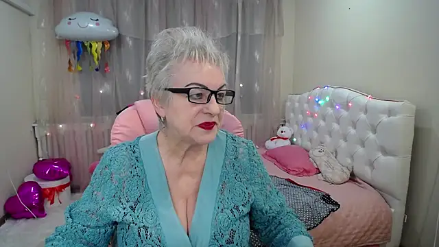 KayleSmoll online show from January 28, 2025, 10:23 pm