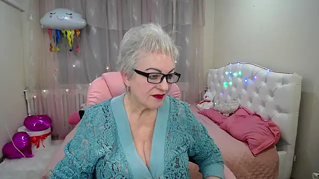 KayleSmoll online show from January 29, 2025, 7:11 pm