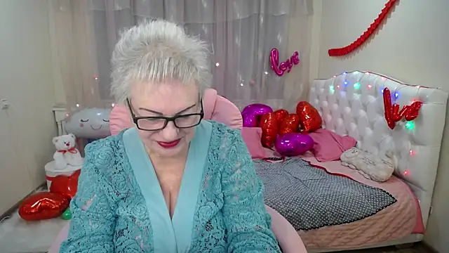 KayleSmoll online show from February 7, 2025, 10:20 pm