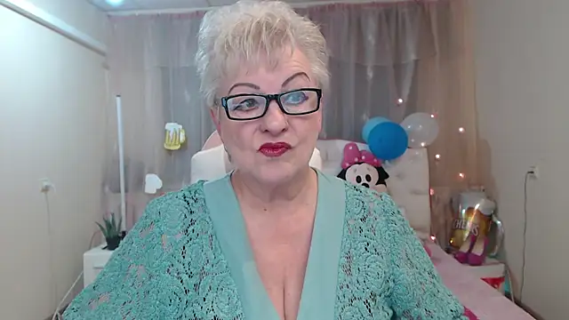 KayleSmoll online show from September 25, 2025, 6:22 pm