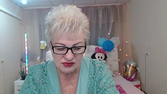 KayleSmoll online show from September 27, 2025, 6:24 pm