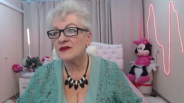 Snapshot of KayleSmoll chatting on May 29, 2026, 6:39 pm KayleSmoll online show from May 29, 2026, 6:39 pm
