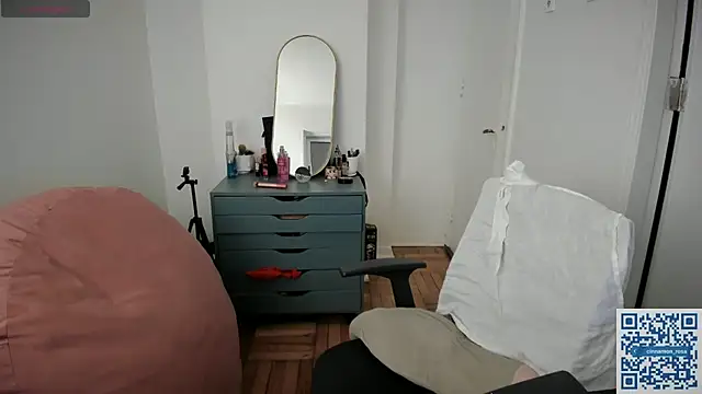 cinnamon rosa online show from March 8, 2025, 1:28 am