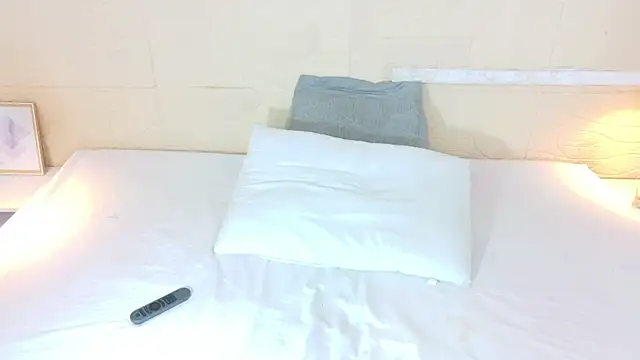 Shamiraa moore online show from October 1, 2025, 8:26 pm