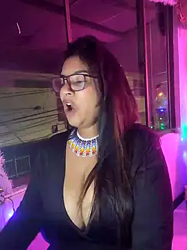 Sofythom1 online show from December 8, 2024, 7:15 am