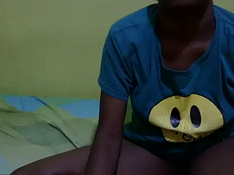 QUEEN-LIZ online show from September 12, 2025, 6:30 pm