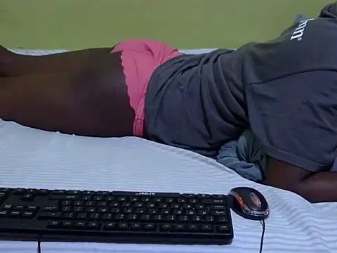 QUEEN-LIZ online show from November 9, 2025, 6:17 pm