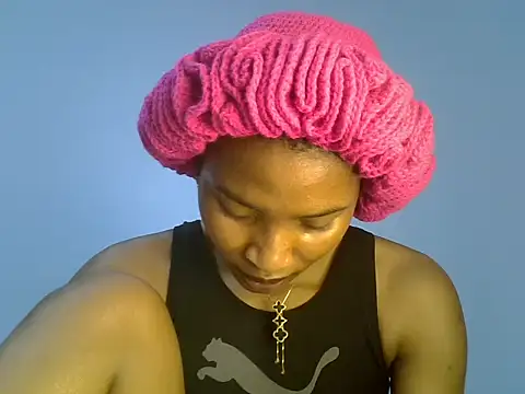 cute-alexis online show from November 18, 2025, 9:58 am