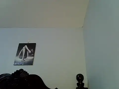 cute-alexis online show from April 19, 2026, 9:52 am