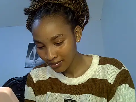 cute-alexis online show from April 20, 2026, 8:50 am