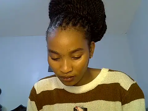 Snapshot of cute-alexis chatting on June 14, 2026, 9:33 am cute-alexis online show from June 14, 2026, 9:33 am