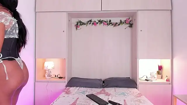 KendallRosse1 online show from September 27, 2025, 1:49 pm