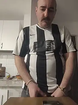 Snapshot of Maryo0001 chatting on February 11, 2026, 11:43 pm Maryo0001 online show from February 11, 2026, 11:43 pm