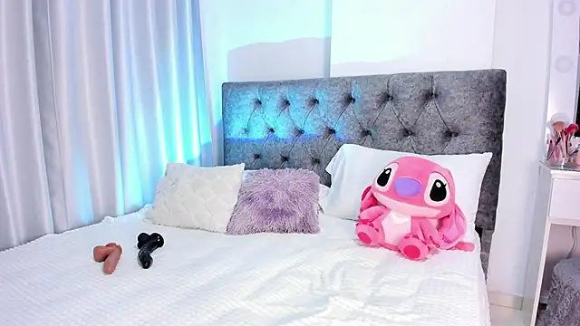 abbyfoxx  online show from February 26, 2025, 10:42 pm