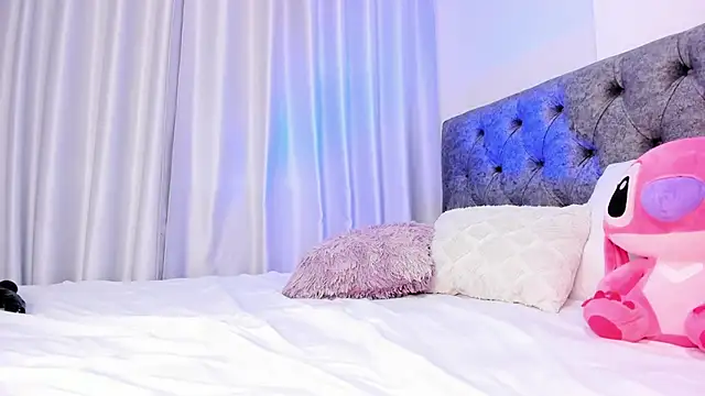 abbyfoxx  online show from March 19, 2025, 7:17 pm