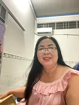 NDith online show from November 10, 2025, 1:32 pm