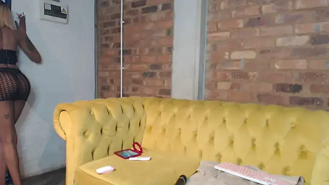 Kylie Hairy Bbc online show from September 18, 2025, 2:52 pm