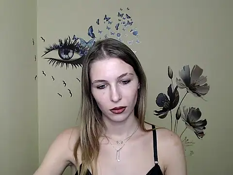 StrangerGi online show from December 10, 2024, 4:06 pm