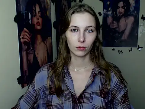 StrangerGi online show from December 3, 2025, 12:58 pm