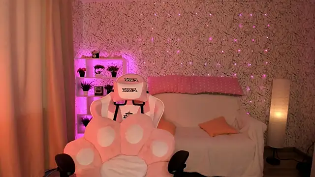 luna cross online show from March 23, 2025, 7:31 am