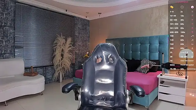 MelanieRioss online show from September 21, 2025, 1:02 pm