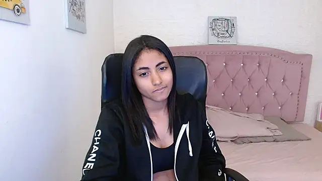 shaneelle online show from February 26, 2025, 3:10 am