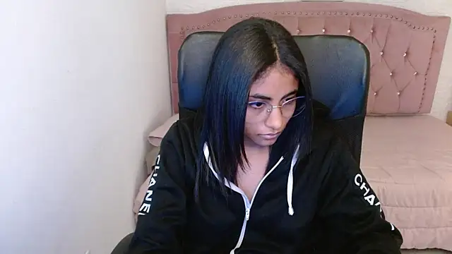 shaneelle online show from March 19, 2025, 9:17 am