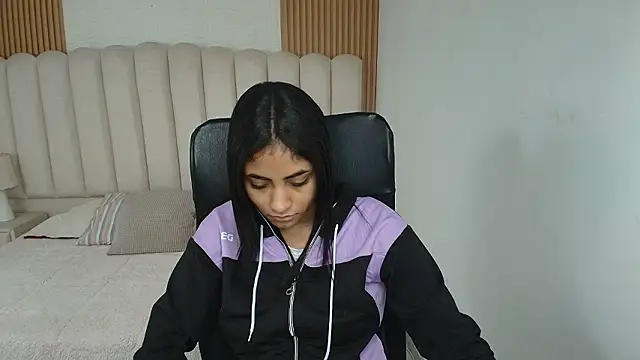 shaneelle online show from March 23, 2026, 3:10 am