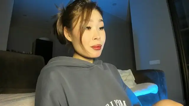 Yukisans online show from February 21, 2025, 1:44 pm