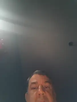 Snapshot of Carlossantos07 chatting on April 18, 2026, 10:30 am Carlossantos07 online show from April 18, 2026, 10:30 am