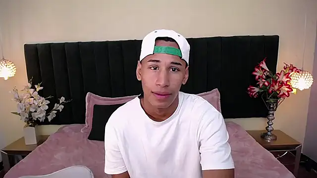 soft attraction online show from October 18, 2025, 7:47 pm