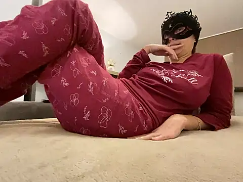 Marilou1983 online show from January 14, 2025, 5:56 pm