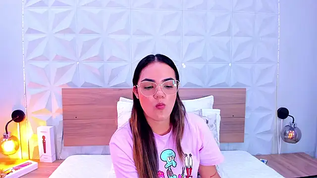 Stacey white  online show from October 10, 2025, 7:57 pm