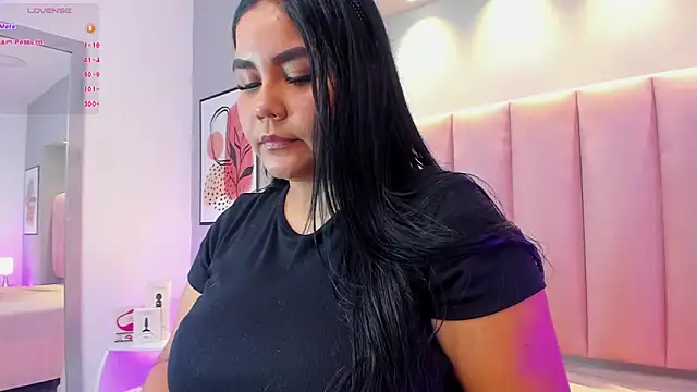 KeilyRoss online show from September 22, 2025, 9:06 pm