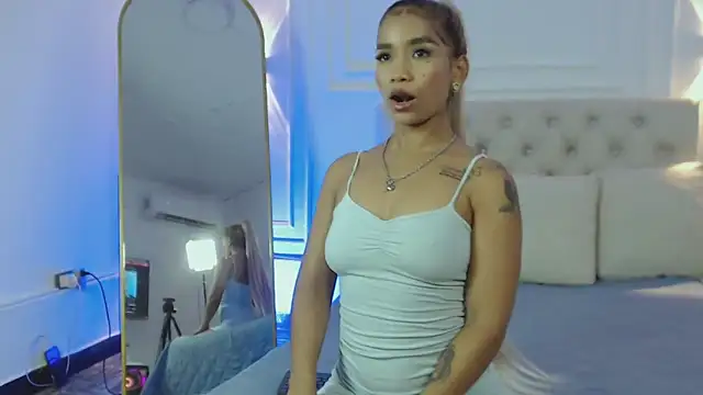 Snapshot of lola_red95 chatting on October 27, 2025, 7:18 pm lola red95 online show from October 27, 2025, 7:18 pm