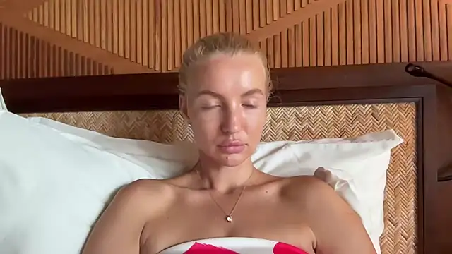 aestetick online show from December 2, 2025, 7:47 am