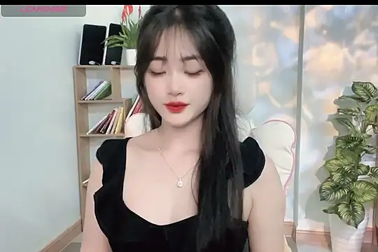  Aimy  online show from March 4, 2025, 5:03 pm