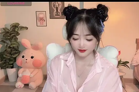  Aimy  online show from October 17, 2025, 5:59 pm