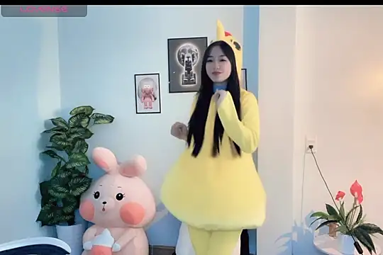  Aimy  online show from November 12, 2025, 5:30 am