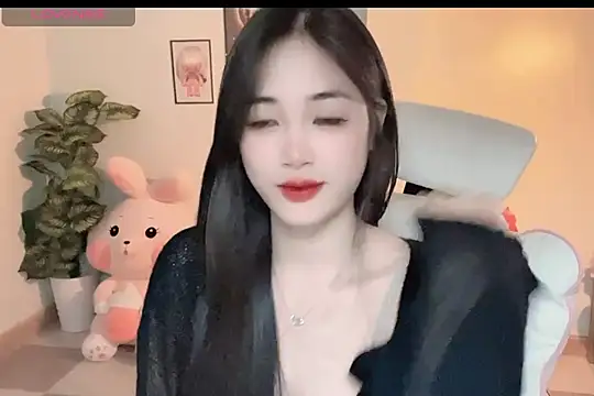  Aimy  online show from November 18, 2025, 5:28 pm