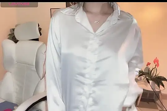  Aimy  online show from November 28, 2025, 4:09 pm